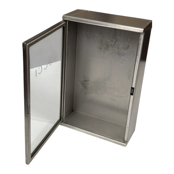 Gucci Made in Italy stainless steel retail counter display merchandise case - Picture 13 of 15